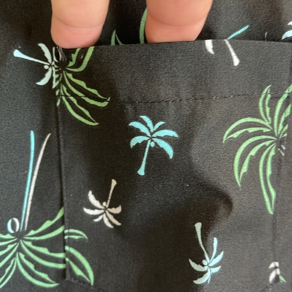 NWT original deluxe men/sz S button up pocket/blk/grn/turq/tan palm tree print - Picture 5 of 8